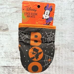 NWT Disney Halloween 2-pack Silicone Mini Oven Mitts